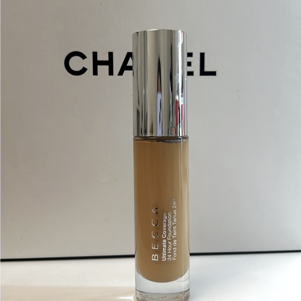 BECCA Ultimate Coverage Foundation - Tan